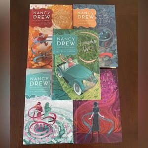 Set of 5 Nancy Drew Books 🔦